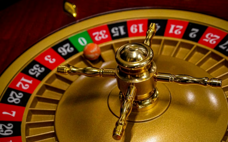 Cómo se juega la ruleta de casino: reglas, tipos de apuesta y estrategias clave